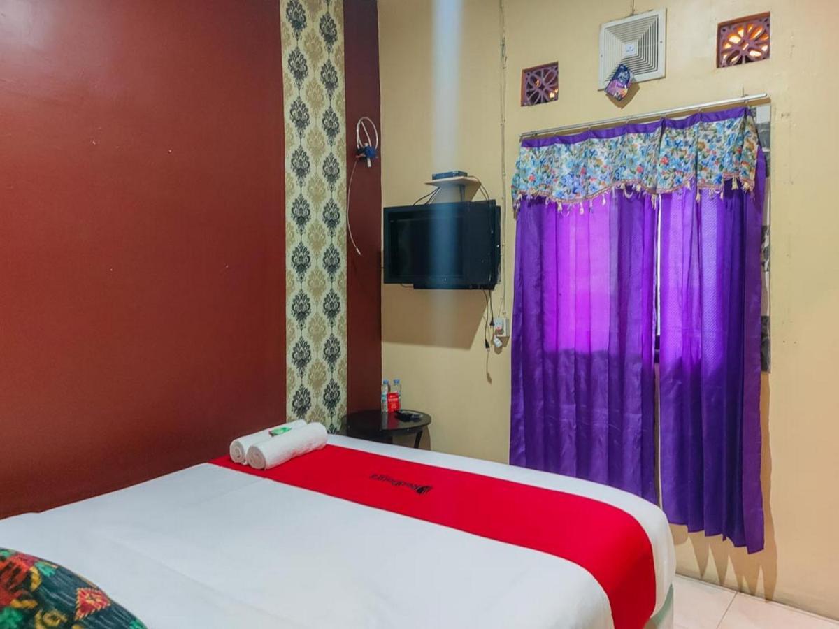 Hotel Reddoorz At Pacet Mojokerto Esterno foto